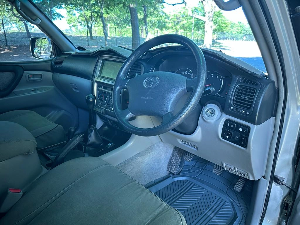 2006 Toyota Land Cruiser 100 GX 4.5 in Botswana
