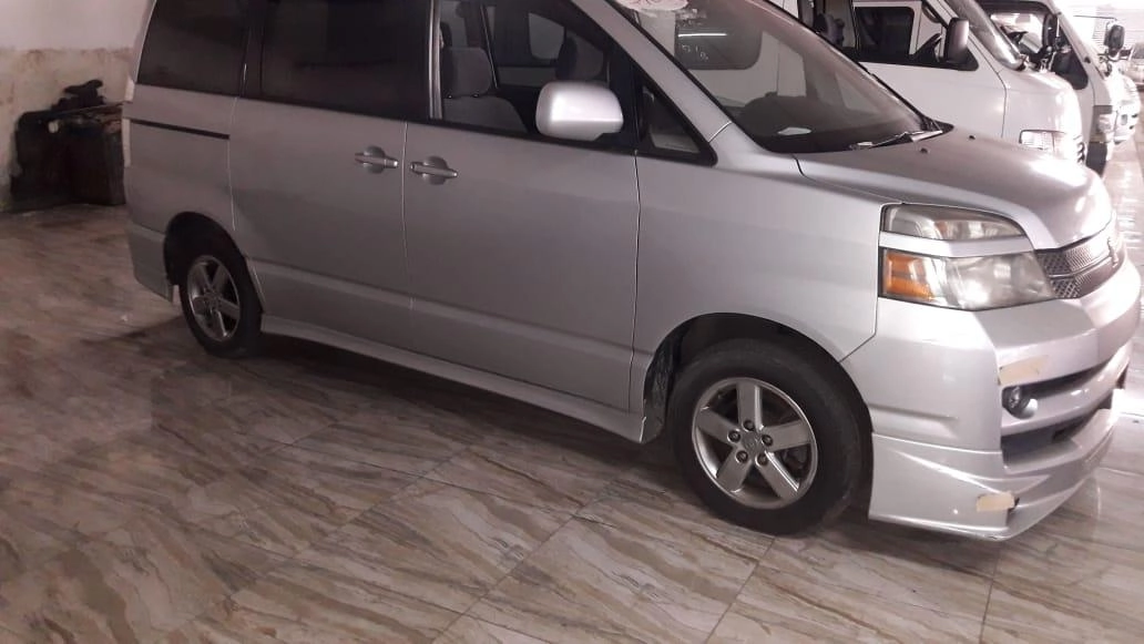 Used Toyota Noah in Botswana