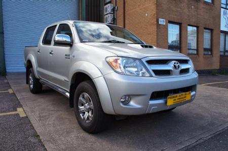 Toyota Hilux Invincible in Afghanistan