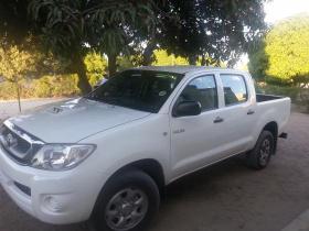 Toyota Hilux raider in Afghanistan