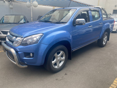 2014 Isuzu KB 300 D-Teq LX Double-Cab in Botswana