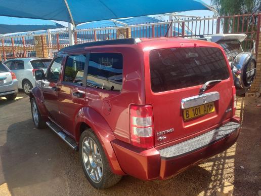 Dodge Neon Dodge Nitro 2.8 CRD in Botswana