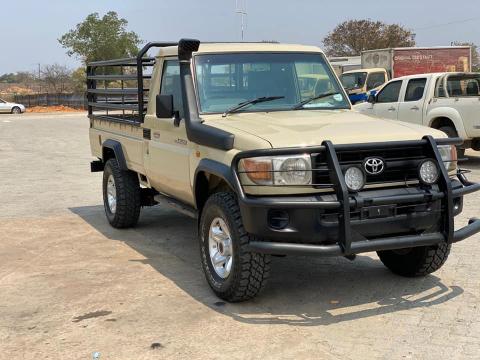  Toyota Land Cruiser 70 in Afghanistan