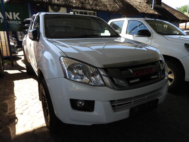  Used Isuzu KB250 Hi Rider in Botswana