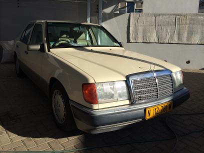  Used Mercedes-Benz E320 v6 in Botswana