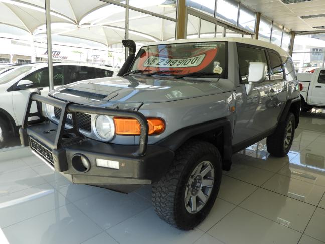  Used Toyota FJ Cruiser V6 in Afghanistan