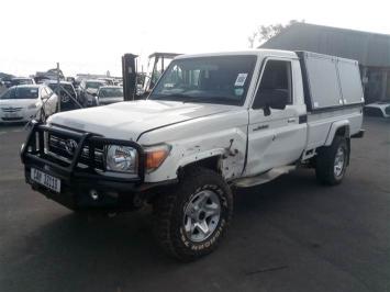  Used damaged Toyota Land Cruiser in Botswana