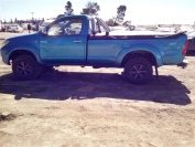 2005 TOYOTA HILUX 2700i RAIDER for sale in Botswana - 5