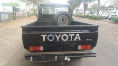 (2007)Toyota Land Cruiser Bakkie Land Cruiser 4.2 D 4X4 70SERIES for sale in Botswana - 1