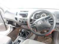 2011 TOYOTA HILUX 2.5 D-4D SRX 4X4 for sale in Botswana - 2