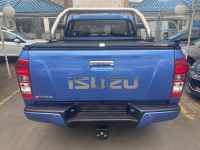 2014 Isuzu KB 300 D-Teq LX Double-Cab for sale in Afghanistan - 2