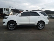 2014 TOYOTA FORTUNER 3.0D-4D 4x4 for sale in Botswana - 0