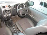 Isuzu KB 300 DITQ LE for sale in Botswana - 5