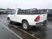 damaged 2017 TOYOTA HILUX 2.4 GD-6 SRX 4X4 for sale in Botswana - 3