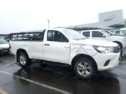 damaged 2017 TOYOTA HILUX 2.4 GD-6 SRX 4X4 for sale in Botswana - 7