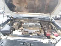 damaged 2017 TOYOTA HILUX 2.4 GD-6 SRX 4X4 for sale in Botswana - 12