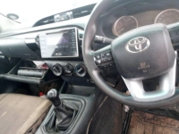 damaged 2017 TOYOTA HILUX 2.4 GD-6 SRX 4X4 for sale in Botswana - 18