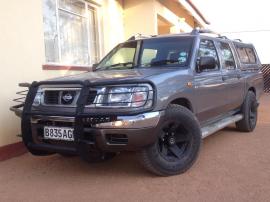 Nisssan SE for sale in Botswana - 8