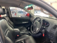  Toyota Hilux for sale in Botswana - 3