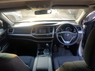  Toyota Kluger for sale in Botswana - 4