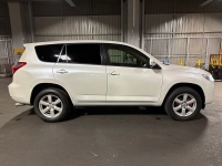 Toyota Vanguard for sale in Botswana - 7