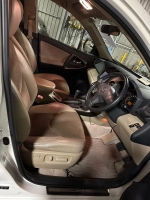 Toyota Vanguard for sale in Botswana - 8