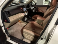 Toyota Vanguard for sale in Botswana - 11