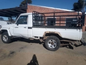  Used damaged 2014 TOYOTA LAND CRUISER 79 4.5D for sale in Botswana - 0