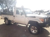  Used damaged 2014 TOYOTA LAND CRUISER 79 4.5D for sale in Botswana - 10