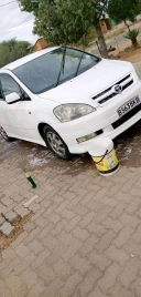 Used Toyota Ipsum for sale in Botswana - 5