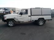  Used damaged Toyota Land Cruiser for sale in Afghanistan - 2