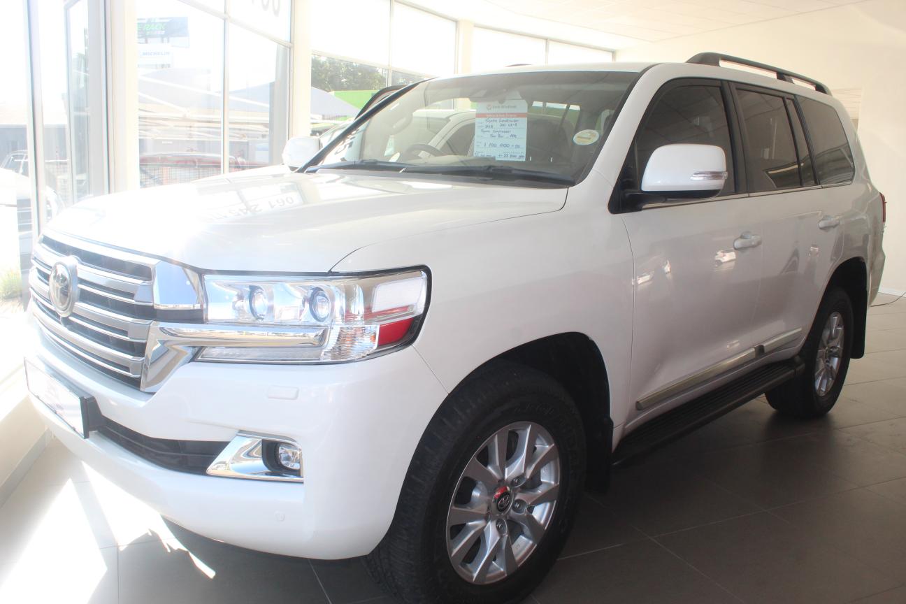 Buy 2018 Toyota Land Cruiser 200 Series 4.5 V8 VXR in Windhoek Price for is 1100000 NAD