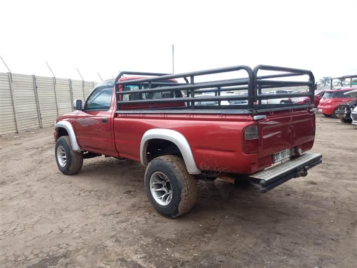 Used 2002 Toyota Hilux 4x4 in Namibia