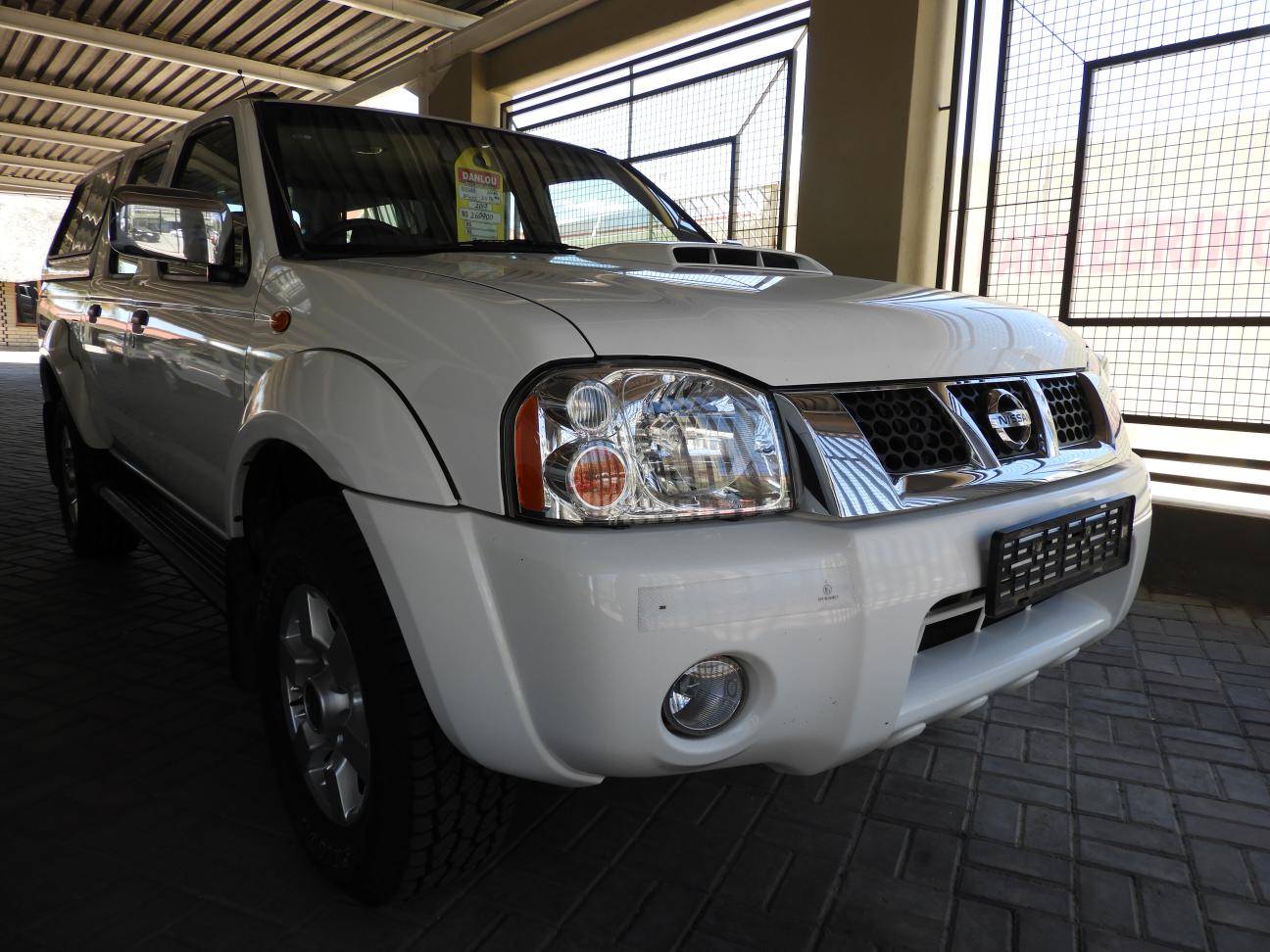 used nissan np300 double cab for sale