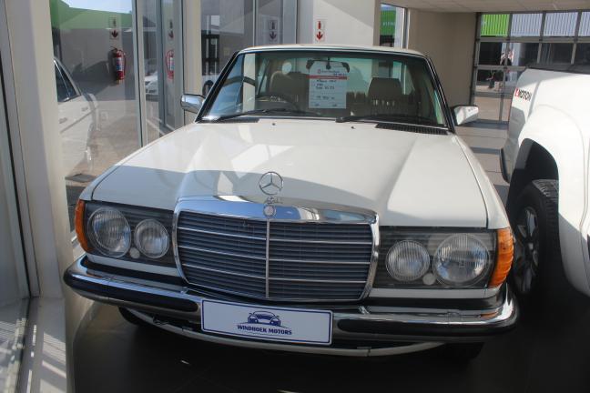Mercedes-Benz 230E Mercedes-Benz 230E in Namibia