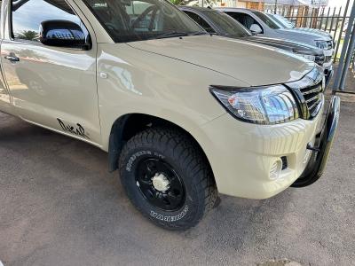 Toyota Hilux 2.5 D-4D SRX Raised Body Single-Cab in Namibia