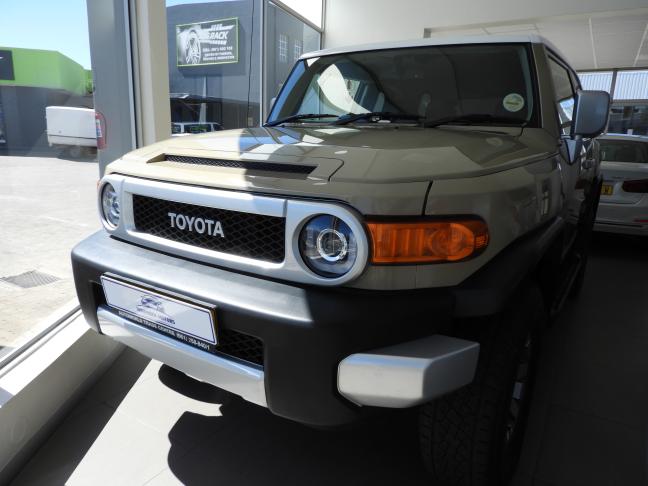 Used Toyota FJ Cruiser Used Toyota FJ Cruiser in Namibia