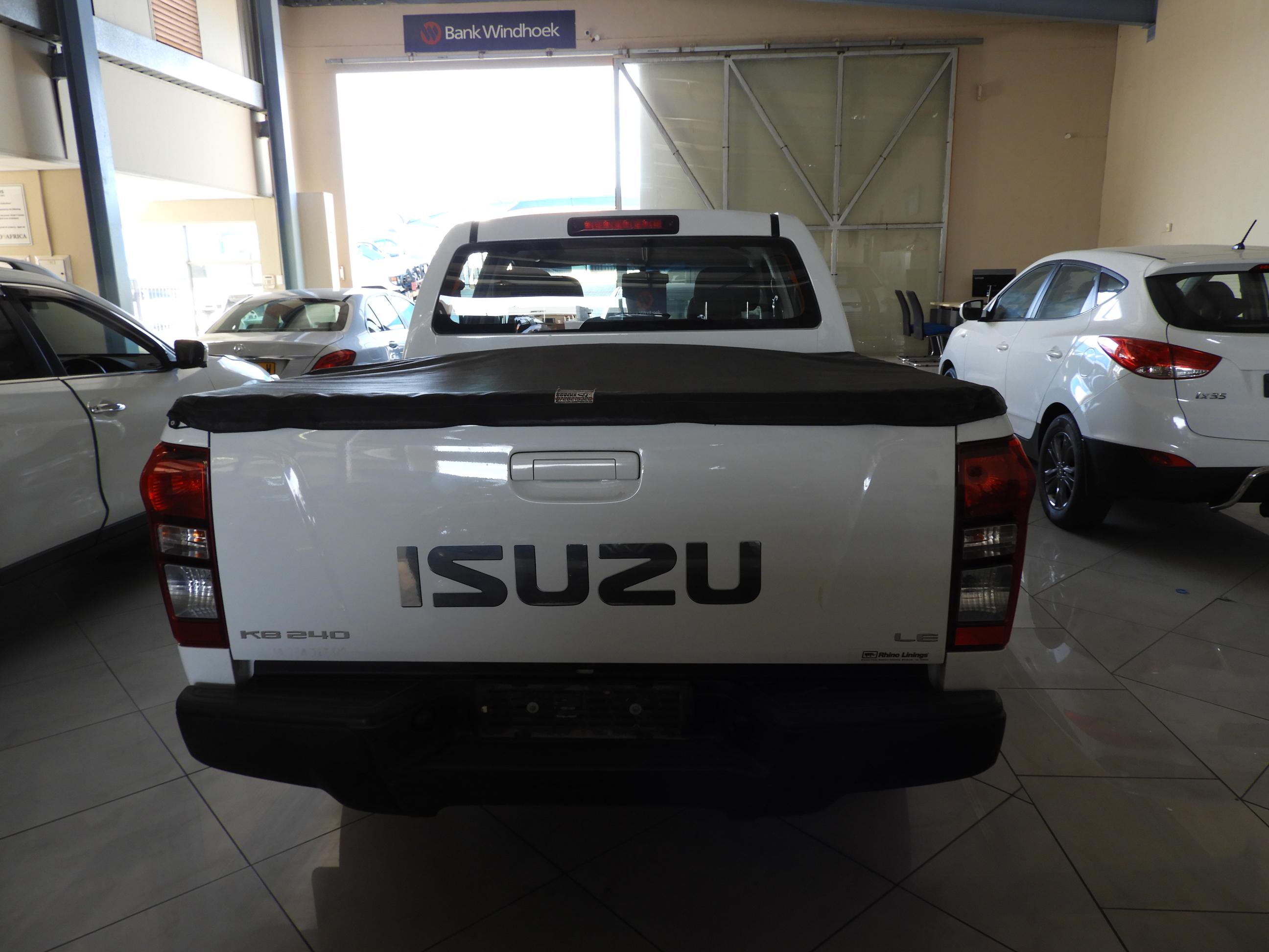 Isuzu le 60