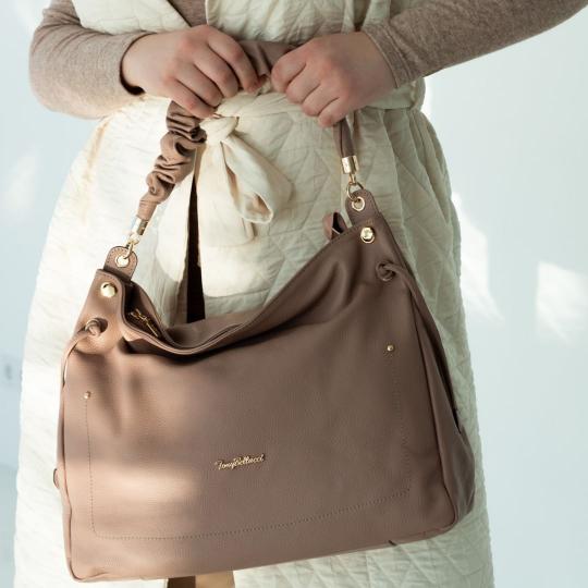 Ищете идеальную сумку, которая соответствует вашему стилю? Посмотрите на нашу новую коллекцию! Если вам нужна яркая и смелая вещь, базовый и практичны
