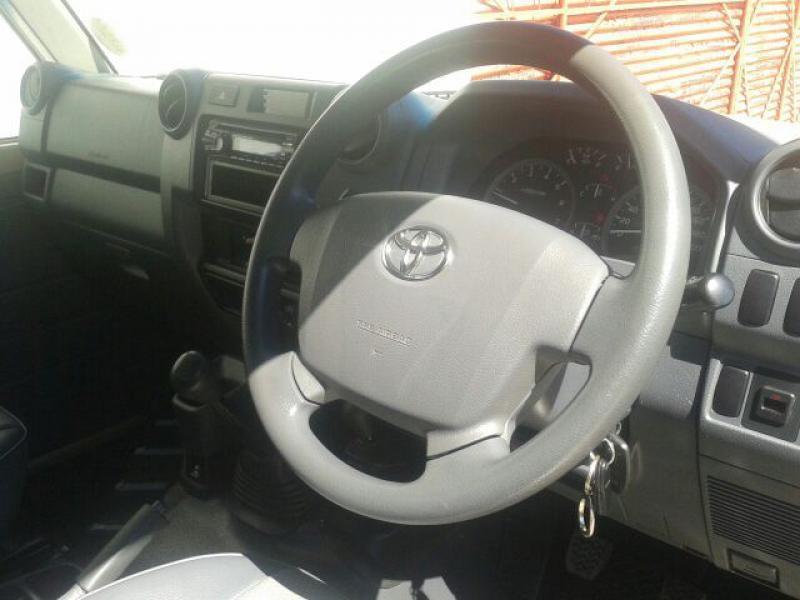 Toyota Land Cruiser v6 4.0 in 