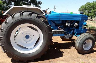 2006 FORD 7160 TRACTOR 2X4 Tractor 2006 FORD 7160 TRACTOR 2X4 Tractor in