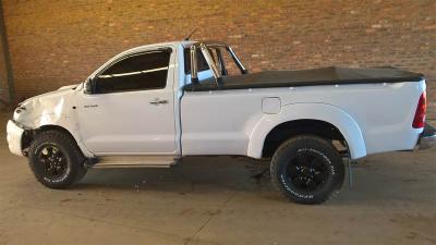 accident damaged hilux 3.0 d4d for sale in 