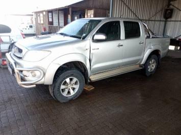  Used 2010 TOYOTA HILUX 3.0D-4D RAIDER damaged in 
