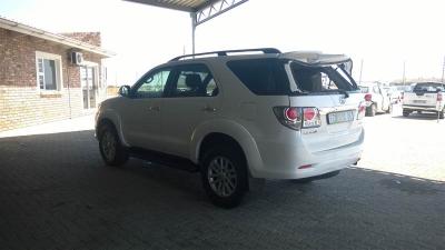 Used damaged Toyota Fortuner 3.0d4d Used damaged Toyota Fortuner 3.0d4d in