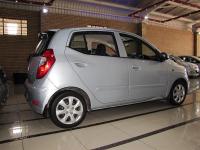 Hyundai i10 for sale in Botswana - 4