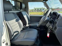 2012 Toyota Land Cruiser 79 4.0 Single-Cab caravan for sale in  - 11