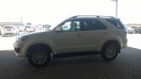 damaged 2015 TOYOTA FORTUNER 3.0D-4D 4X4 for sale in  - 3