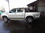  Used 2010 TOYOTA HILUX 3.0D-4D RAIDER damaged for sale in  - 2