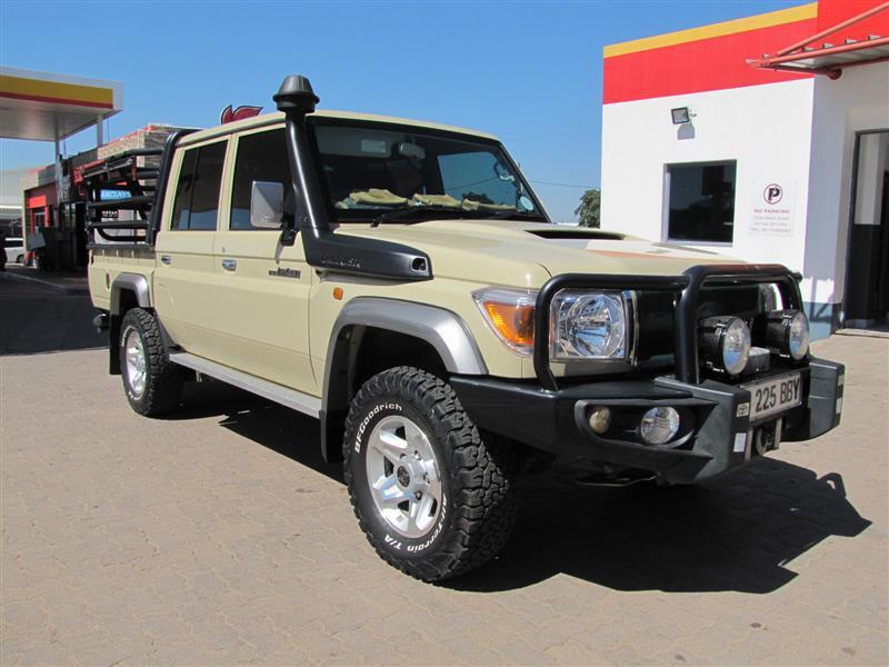 Toyota Land Cruiser LX 4.5 V8 in Botswana