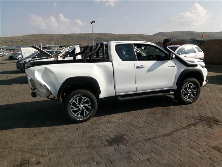  Used 2016 Toyota hilux 2.8 GD-6 raider 4X4 in Botswana